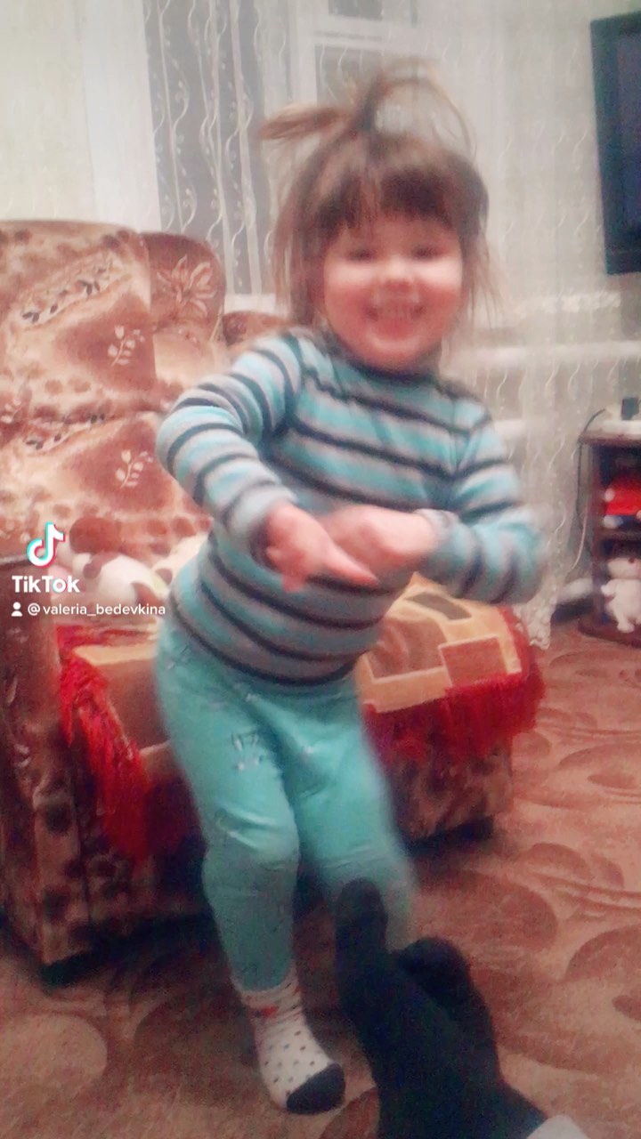valeriaiskandarova в LOOKY. #давайдавайоп#папинадоча#танцы. #давайдавайоп#папина...