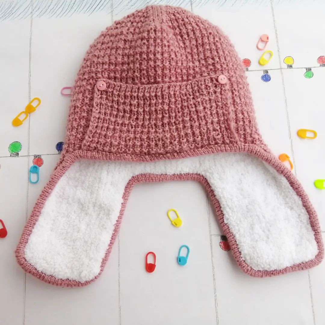 lara.knit27 в LOOKY. #вязаниеспицами,#вязаниекрючком,#ушвнка,#ушанкаспицами,#шапкаспицами,#вяжемназиму,#вяжемдетям,#шапкаушанка,#вяжемслюбовью,#троицк74,#спицыдлявязания,#мастерклассповязанию. Первая ушанка с подк...