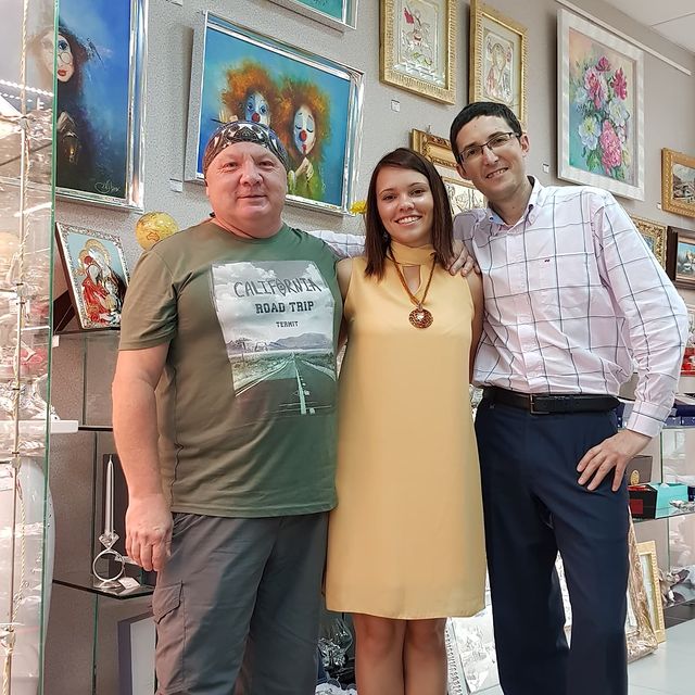 gallerypremiumcom в LOOKY. #игорьмедведев,#художник,#fishka,#арт,#картинамаслом,#artmedvedevigor_,#картины,#купитькартину,#картинывсочи,#картинавинтерьер,#красивыйподарок,#luxury,#колядки. Поздравляем с Днём В...