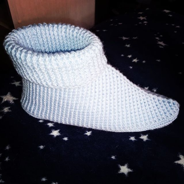 _ledi_kriss_ в LOOKY. #вязание,#спицами,#вяжукрючком,#следки,#носочкикрючком,#вяжуслюбовью,#вязаниеназаказ,#орёл. Домашние тапочки - с...