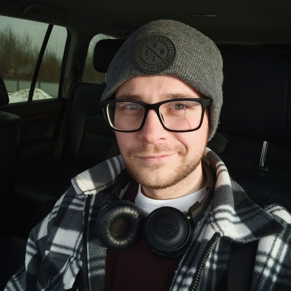 Couldn't choose, so... 🤪
#style #man #grey #car #person #smile #russian #northern #boy