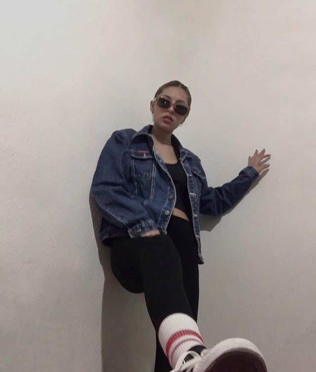 jimena.anaya_ в LOOKY. #ootd,#ootdfashion,#ootdinspiration,#style,#styleblogger,#aesthetic,#aestheticfashion,#ａｅｓｔｈｅｔｉｃ,#aestheticoutfit,#aesthetics,#feed,#feedorganizado,#feedsinstagram,#feedstyle,#accesorios,#lentwsdesol,#chamarrademezclilla,#following,#cdmx,#cdmx🇲🇽. ¿Bajarle yo? Neee 💫...