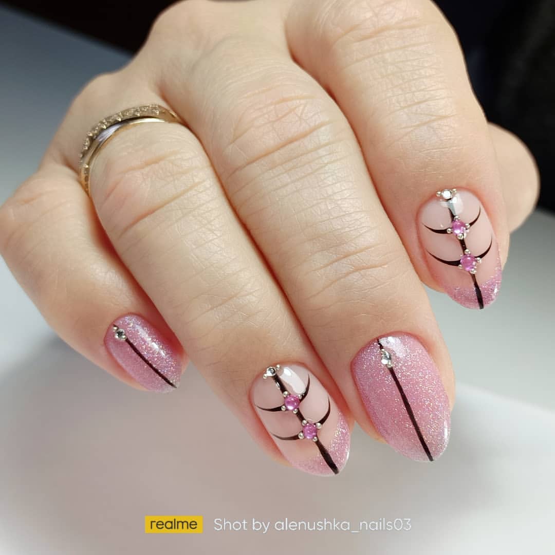 alenushka_nails03 в LOOKY — Не лёгкий дизайн💅кропотливая работа✨ 

 #маникюр 💅👍
#рабо