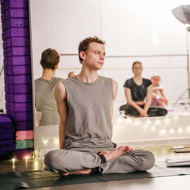 Ilya_Vishudha в LOOKY. #асана,#йога,#йогин,#хатхайога,#yogi,#yoga,#asana,#hathayoga,#ilya_vishudha_discipline,#хатхайога,#мысль,#discipline,#ilyavishudha,#тверь,#духовнаяпрактика,#практика,#tver. Что-то незаметное, н...