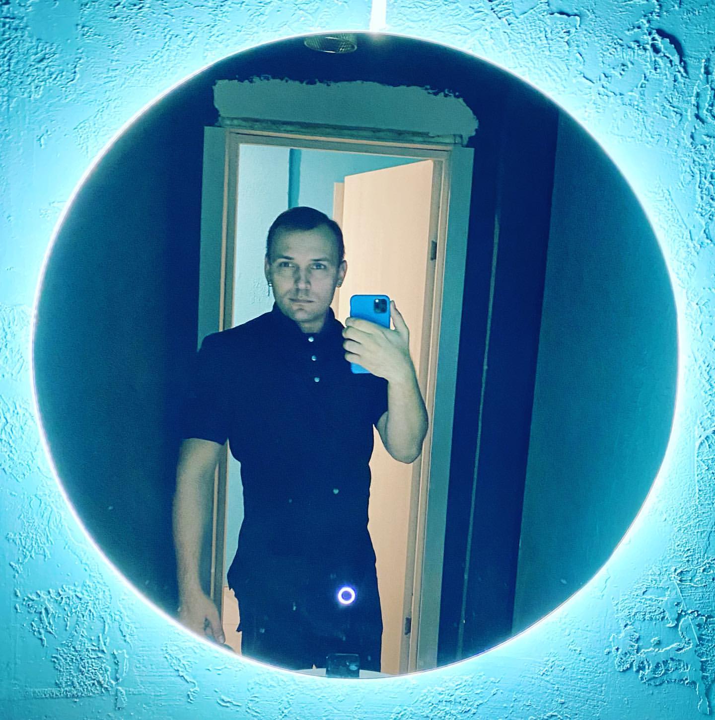 volodko_singer in LOOKY. . Конец рабочего дня в...