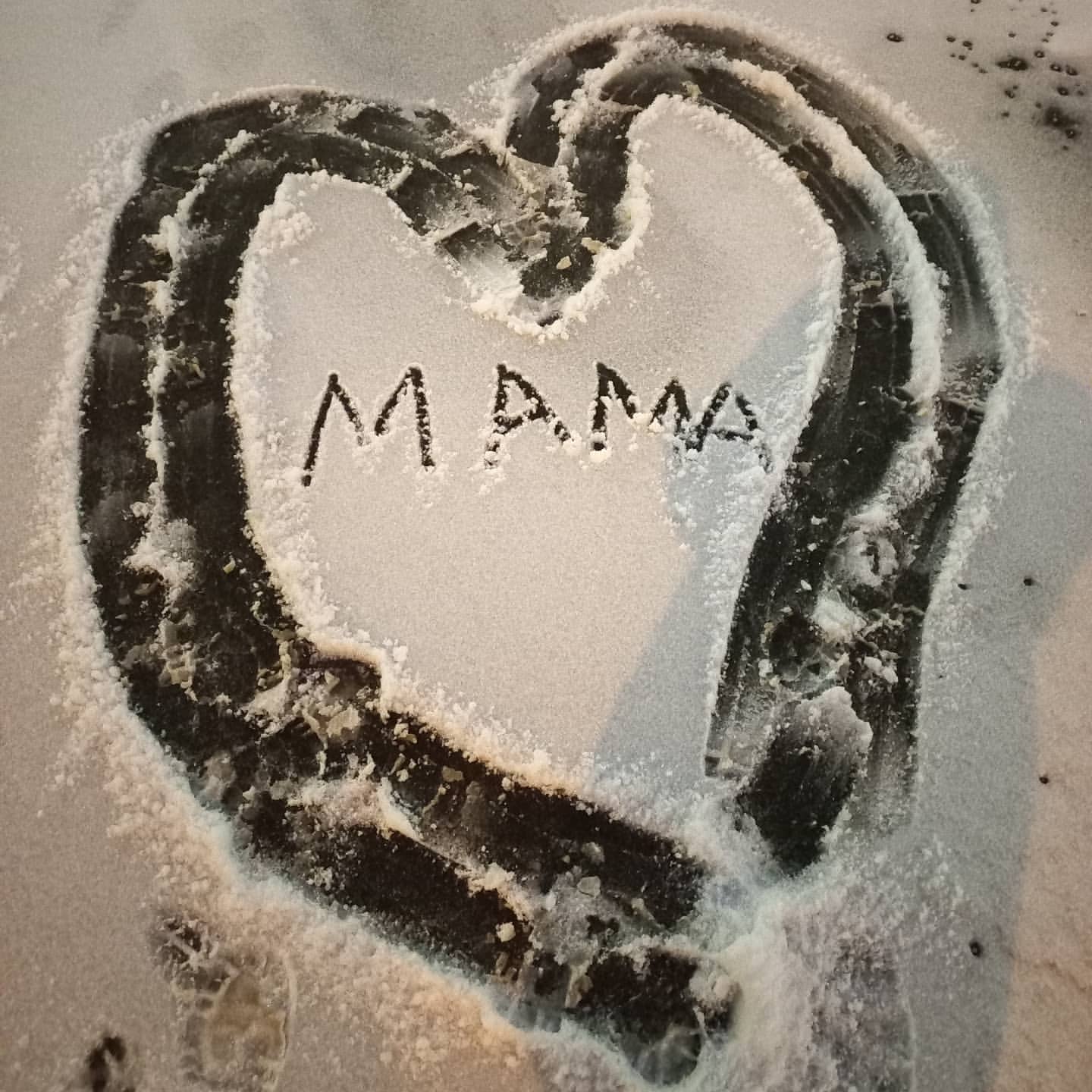 l.e._l.e.n.a в LOOKY. #дочка,#снег,#сердечко,#daughter,#snow,#heart. 👩‍👧❄💞.
#дочка #сн...