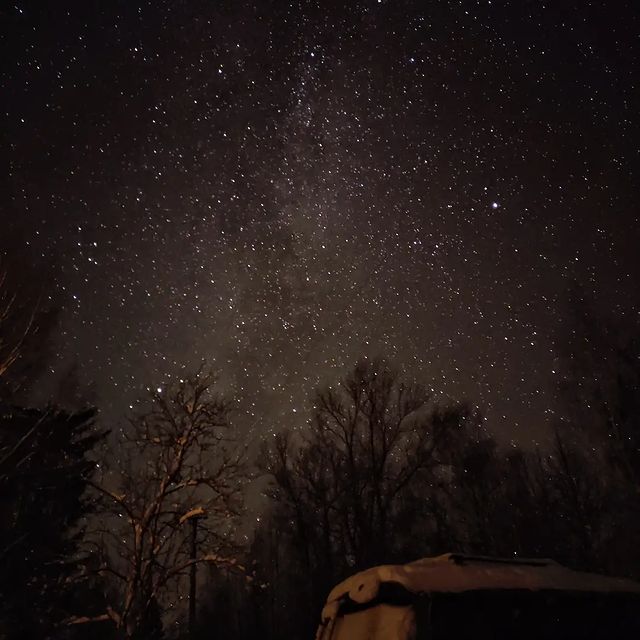 zubr420 в LOOKY. #фото,#ночноенебо,#наприроде,#звезды,#деревня,#photo,#stars,#village,#country,#nature. Кто сказал, что нель...