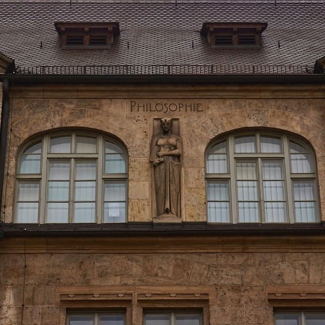 tschernawzew в LOOKY. #jena,#jenazentrum,#herbst,#nikon,#nikon750,#stadt,#urlaub,#urlaubindeutschland,#thueringen,#thueringen_entdecken,#thueringenentdecken. Spaziergang durch Je...