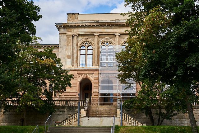 tschernawzew в LOOKY. #jena,#jenazentrum,#herbst,#nikon,#nikon750,#stadt,#urlaub,#urlaubindeutschland,#thueringen,#thueringen_entdecken,#thueringenentdecken. Spaziergang durch Je...