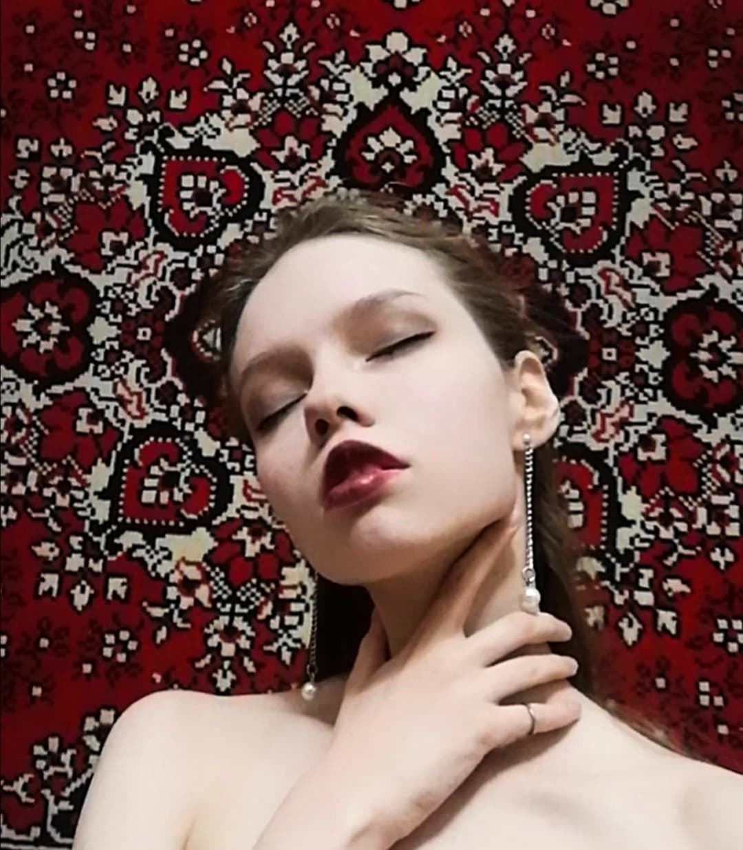 magicmoron666 в LOOKY. . Я выпираю тубареткой...