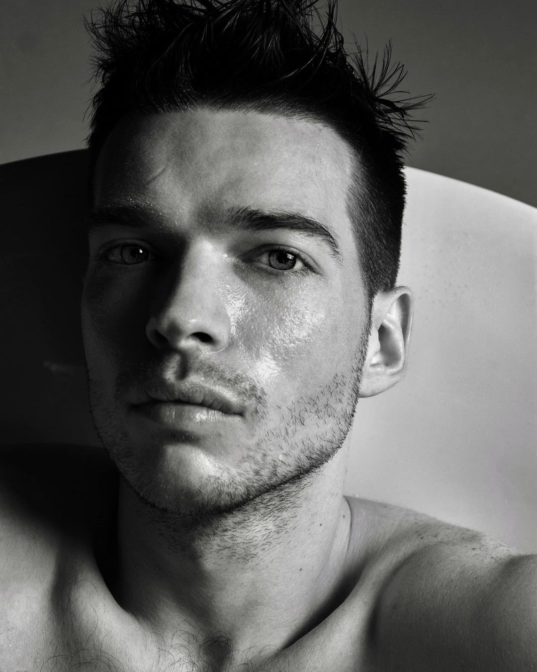 krasivchik777 в LOOKY — новое лицо @giorgioarmani 
ждём наши контракты!