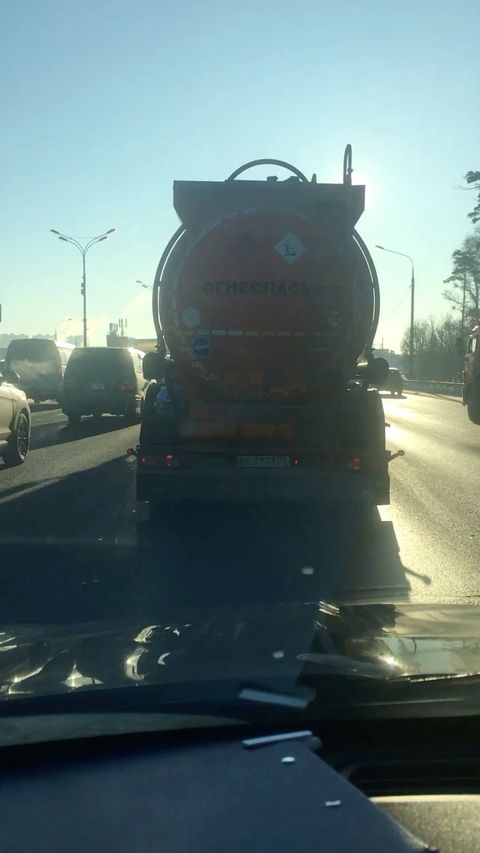 grigorev_121 в LOOKY. #шутники,#мкад,#москва,#лайки,#подпишись,#хорошаяпогода,#работа,#будни,#ниссан,#ниссанкашкай,#кашкайклуб,#когдаскучно. Шуточки)#бензовоз #ш...