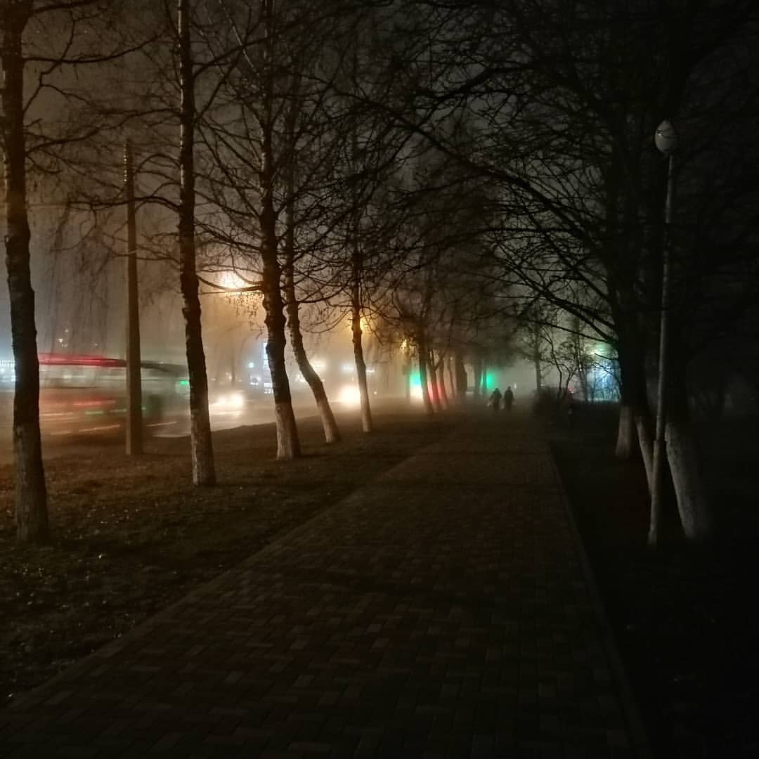 our_ordinary_world в LOOKY. #mystav,#myciti,#winter,#evening,#fog. Тумманый город.

#my...