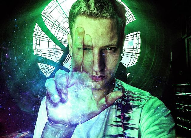 __._._davie_._.__ в LOOKY. #photoshop,#sigachev,#делайпикчи,#арт,#марвел,#marvel,#drstrange,#photography,#art,#photomanipulation,#design. Dr. Reyzenfeld
.
.
....