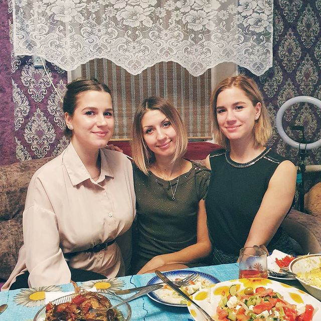 a.zveruga_krsk в LOOKY. #мояатмосфера,#девчули,#близкиелюди,#позитив,#друзья,#деньрождения,#красотки,#моилюдивсегдасомной. В самый ответственны...