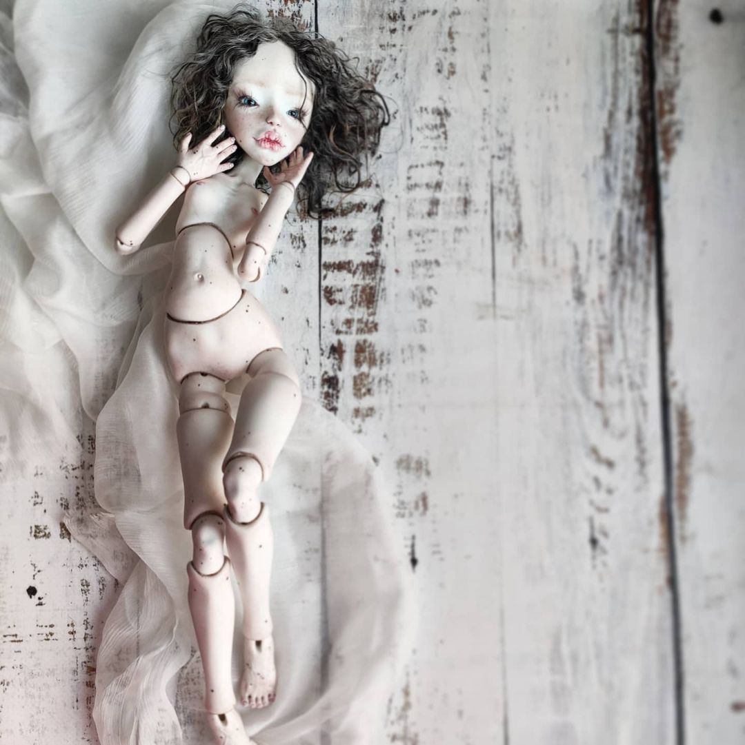 ekaterina__morozova_dolls in LOOKY. #коллекционнаякукла,#интерьерныекуклы,#фарфороваякукла,#фарфор,#подвижнаякукла,#подвижнаякукласвоимируками,#бжд,#бждкукла,#авторскаякукла,#авторскаяручнаяработа,#хендмэйдкупить,#эксклюзив,#dollinstagram,#dollsouls,#collectiondolls,#ceramics,#porceliandoll,#bjddoll,#bjd,#polymerclay,#dollbjd,#dollmaker,#dollmaking,#dolls,#Antiquedoll. Красотка моя, люблю ...