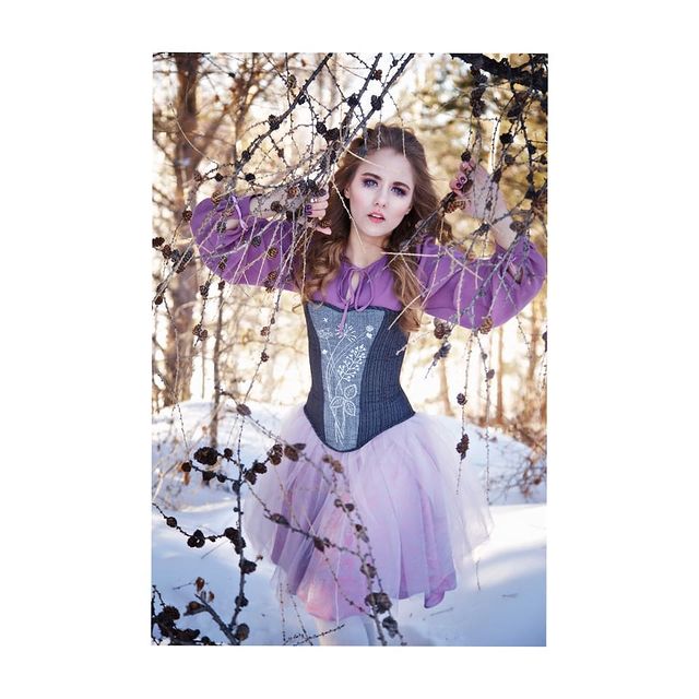 vintage voyage corset в LOOKY. #винтажное_дыхание_зимы_платье,#корсет,#корсетныйпояс)). Продолжаем принимать...