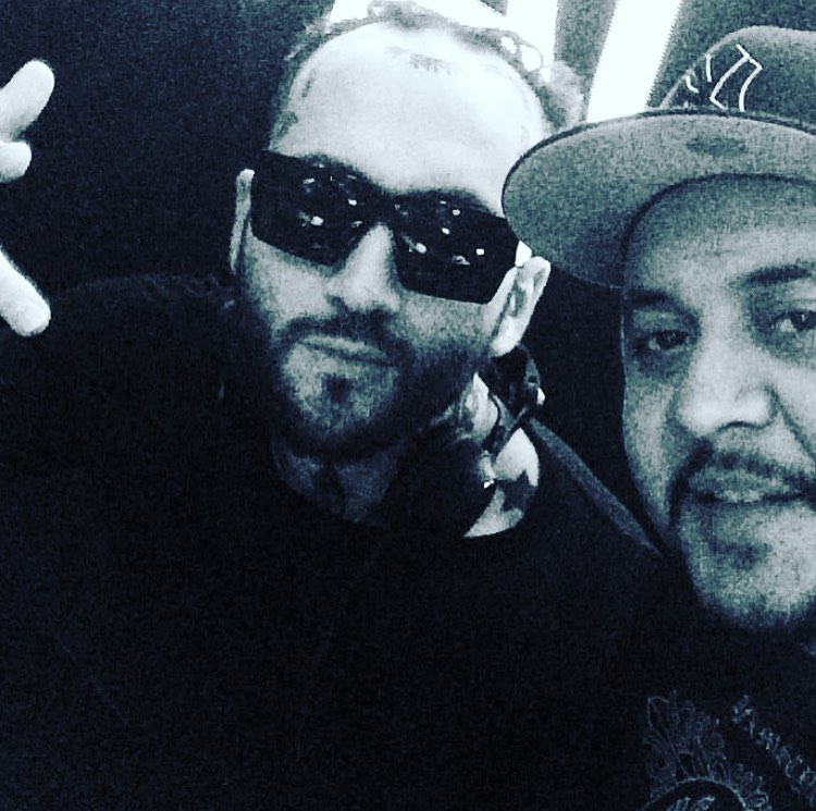 djsteir_sound в LOOKY — Как-то раздавали  по тапкам вместе с DJ M.E.G. 🙌
