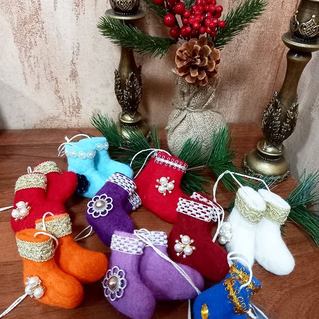 nataliia.chkalova в LOOKY. #мастералобни,#валяниеизшерсти,#ручнаяработа,#сувениры,#новыйгод,#обереги,#сделаносдушой. Валеночки-шептунки (...