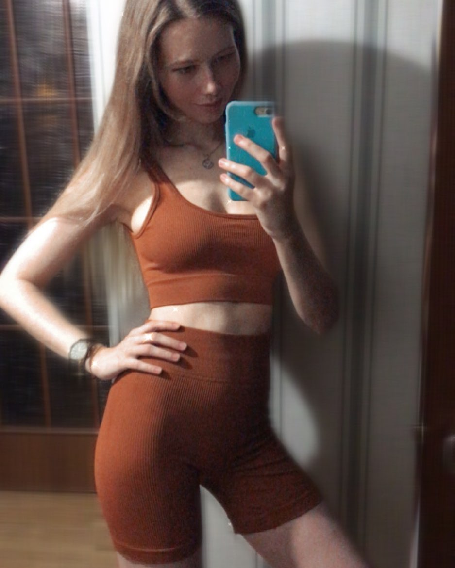 lana.may.blog в LOOKY — Мне кажется, фигура после родов огонь 🔥 

за время беременн