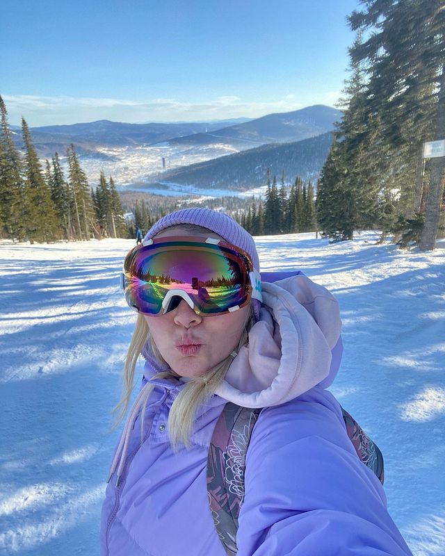 _enot_enotych_ в LOOKY. #шерегеш,#шерегеш2022❄️⛷,#лунтик_в_шерегеше😁. Радуется Лунтик 💜- ...