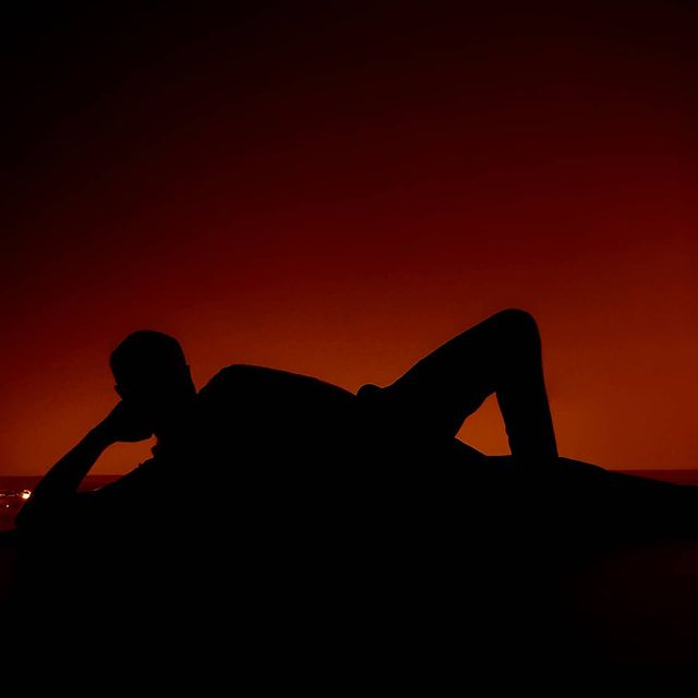 venian51 в LOOKY. #light,#silhouette,#dark,#darkness,#lights,#man,#boy,#fun,#followme,#instalike,#night,#Russia,#photoset,#gradient,#силуэт,#свет,#гирлянда,#темнота,#огни,#ночь,#Россия,#фотосессия,#градиент. Playing with #light
...