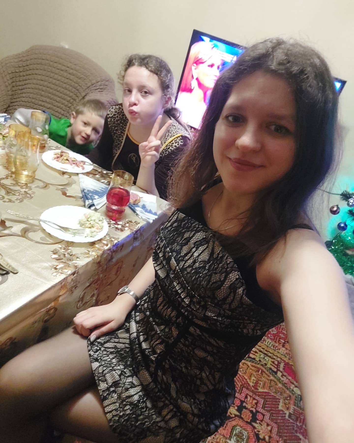 yanochka_2015 в LOOKY. #сестра,#брат,#новыйгод,#праздник,#фото. #сестра #брат #новый...