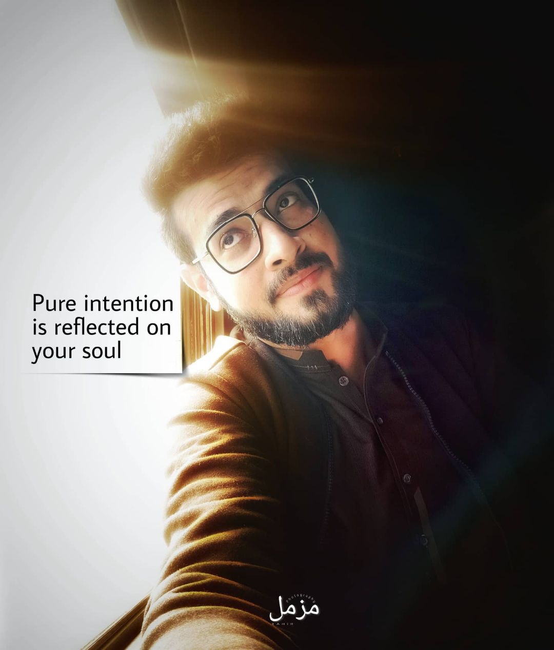 muzammil_momii in LOOKY. #travelling,#me,#potrait,#solo. 💫🖤
.
.
.
#quote #t...