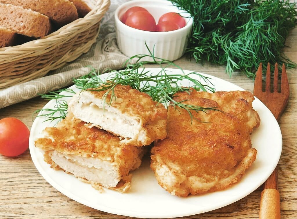 pp_vkysno_nam в LOOKY — ШНИЦЕЛЬ С СЫРОМ

Что потребуется⬇️

🔹Куриное филе - 650 гр.