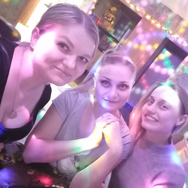 kristina___belyaevskay в LOOKY. . С сёстрами 💞💞💞