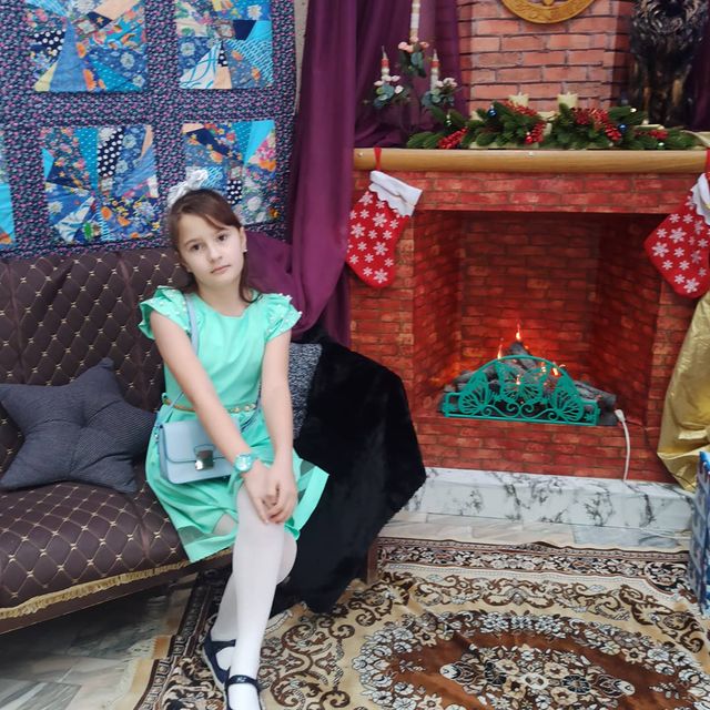 kisuta89 в LOOKY. . Школьная елка🎄