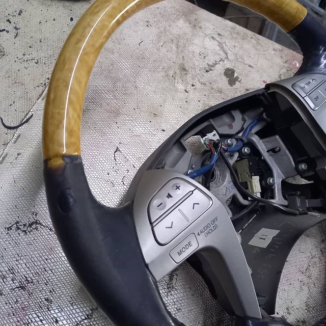 denis164t4 в LOOKY. #перетяжка,#руль,#toyota,#kamry,#натуральнаякожа. #перетяжка 
#руль 
#...