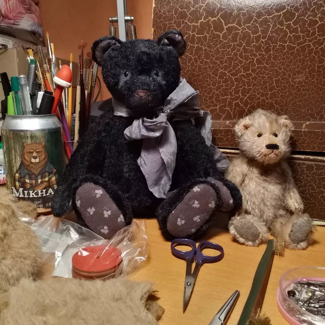 Творческий уголок @karuel_  @guzar_marina_ @karuel_ #teddy_bear #teddy #teddybear #теддимишка #теддимедведи #тедди #теддимир #теддимишки #ручнаяработа #игрушкаручнойработы