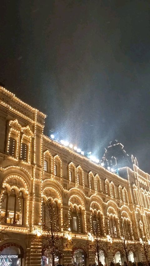 l.e._l.e.n.a в LOOKY. #зима,#зима2022,#снег,#краснаяплощадь,#гум,#прогулка,#снегопад,#красиво,#городмоегодетства,#центрмосквы,#winter,#moscow,#walking,#snow,#redsquare,#gum,#beautifulwinter,#winter2022. Прекрасная снежная з...