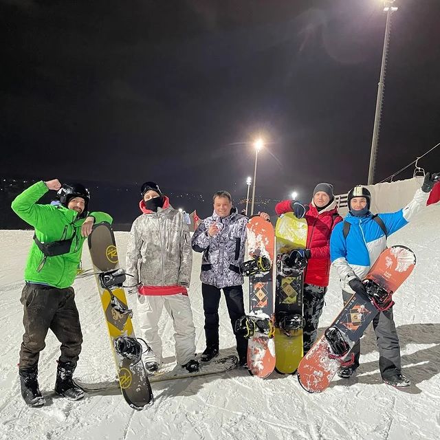 kirzin_last в LOOKY. #сорочаны,#зима,#снег,#сноуборд,#snowboarding. Как-то слишком много...