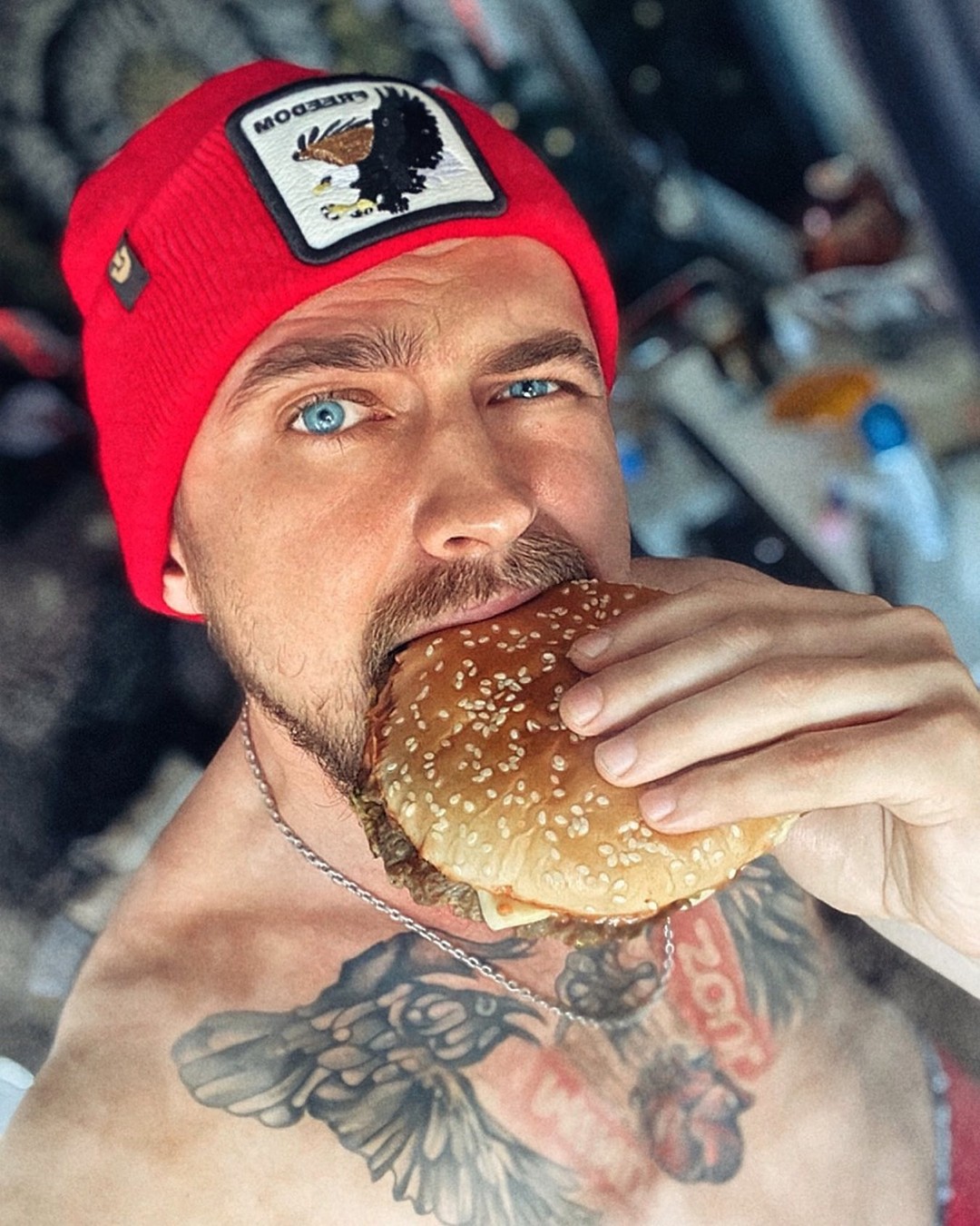 vit_photo в LOOKY — Если эта фотка наберёт 1000 лайков, то я съем 10 бургеров @d
