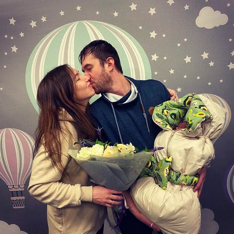 НаШ НоВеНьКиЙ 👶

"Все стало крутиться вокруг него:
Куча людей, куча странных предметов, очень много всего."

#такоесчастье #козерожка #сынотца #радостьжизни #вначалепути #behappybaby
