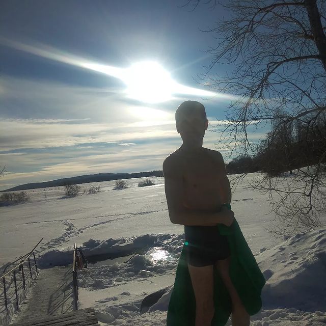arturkashapov87 в LOOKY. #холоднаявода,#купаниевпроруби,#закаляйся,#бытьздоровым. Прошлом году первый ...