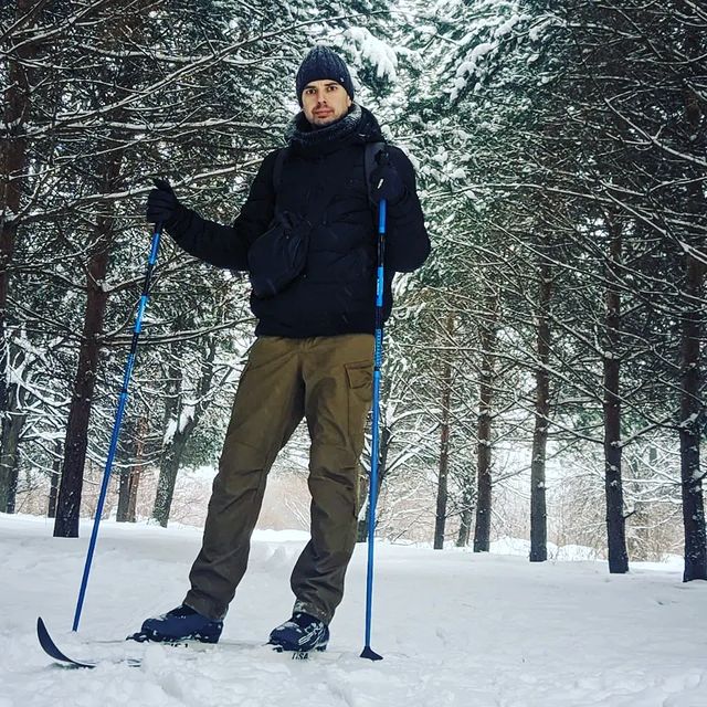 b._.a._.i в LOOKY. #лыжи,#зима,#снег,#мороз,#прогулка,#лыжнаяпрогулка,#спорт,#sport,#ski,#skis,#ski🎿,#лыжи🎿,#зимавгороде,#москва,#moscow,#царицыно,#🎿⛷❄️,#🎿. Встал на лыжи!
#лыжи...
