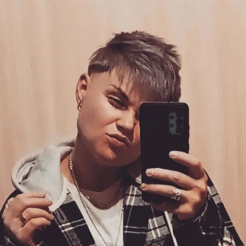 golovina_anna1 в LOOKY — Благовоспитанный человек не обижает другого по неловкости. 
