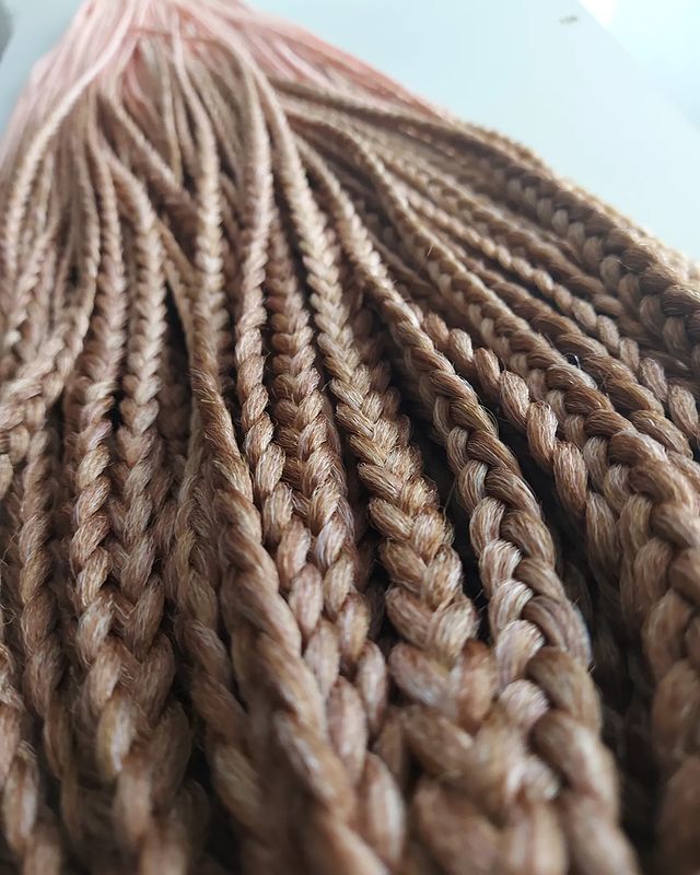 sindri_braids в LOOKY. #СПб,,#афроприческа,,#косы,,#sindribraids,,#декосы,,#секосы,,#декомплект,,#питервкосах,,#цветныекосы,,#секосы,,#секомплект,,#де,,#се,,#безфильтра,,#дреды,,#дедреды. Комплект в натуральн...