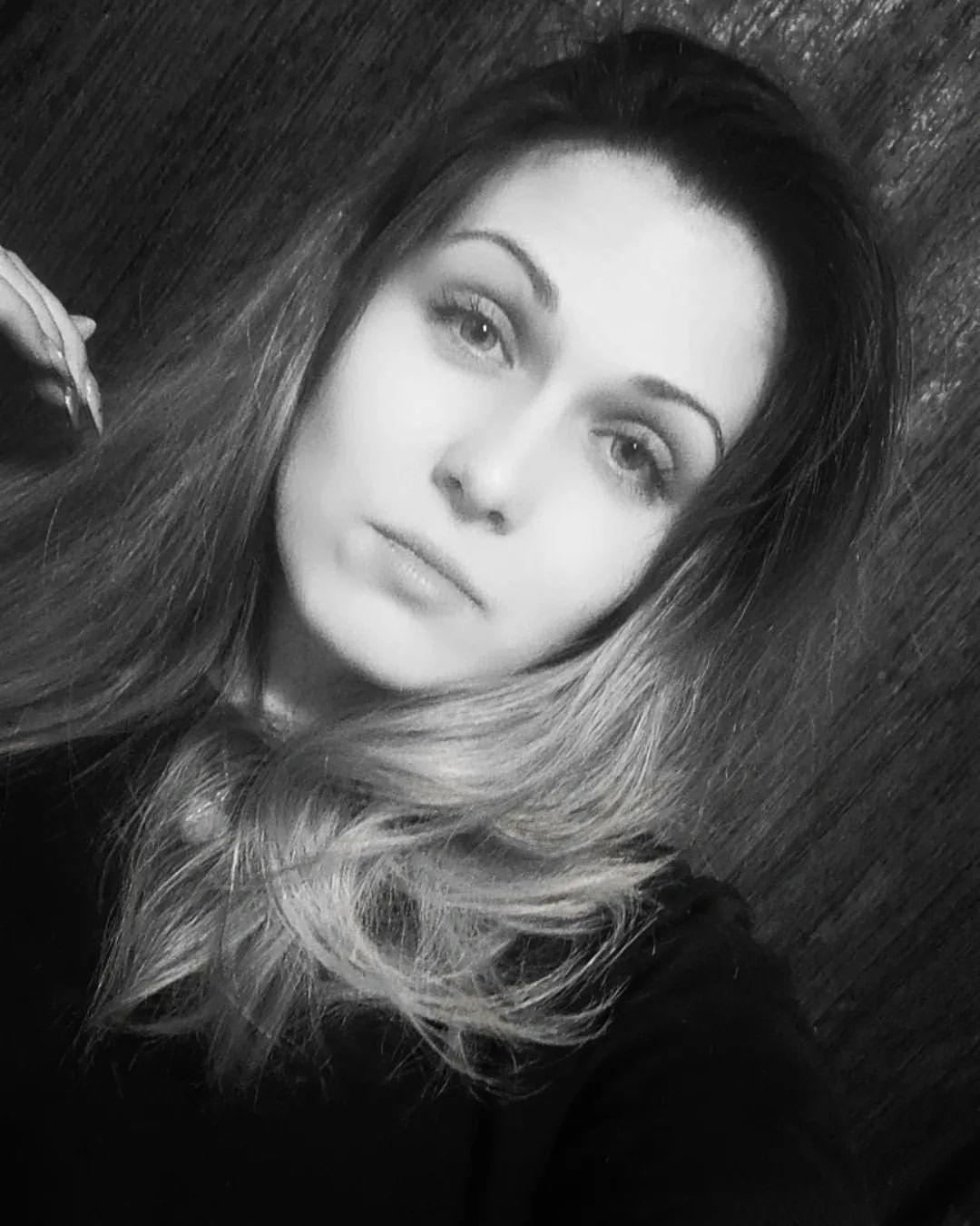 _kristina_zubova_ в LOOKY — — A покa? Чтo бы вы xoтели делaть? 
— Hи o чем не думать. И 