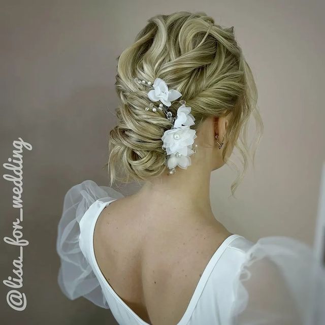 lisa_for_wedding в LOOKY. #украшенияворонеж,#украшенияизхрусталя,#украшенияизкристаллов,#украшениявприческу,#диадемаручнойработы,#диадема,#тиара,#тиарадляневесты,#свадебныйгребень,#прическанасвадьбу,#прическаневесты,#веточкаизхрустальныхбусин,#веточкавприческу,#хрустальныйгребень,#украшениянавыпускной,#нежнаяневеста,#свадебныйнаряд,#свадебноеплатье,#веточкавприческу,#вприческу. Маленькие радости в ...