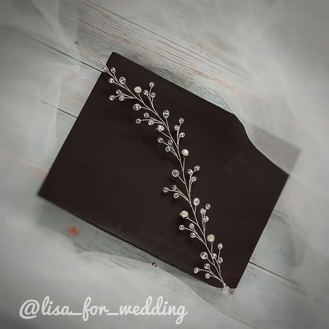 lisa_for_wedding в LOOKY. #украшенияворонеж,#украшенияизхрусталя,#украшенияизкристаллов,#украшениявприческу,#диадемаручнойработы,#диадема,#тиара,#тиарадляневесты,#свадебныйгребень,#прическанасвадьбу,#прическаневесты,#веточкаизхрустальныхбусин,#веточкавприческу,#хрустальныйгребень,#украшениянавыпускной,#нежнаяневеста,#свадебныйнаряд,#свадебноеплатье,#веточкавприческу,#вприческу. Тоненькие веточки в ...