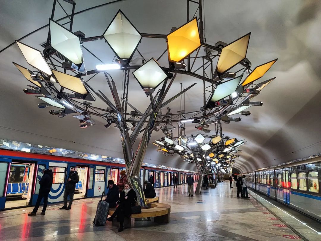 Одна из самых красивых станций "нового" московского метро, ИМХО

#metro #moscow #winterinthecity