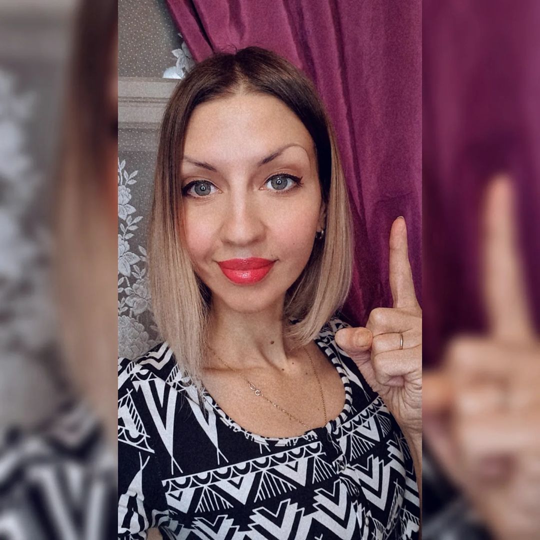 Чем бы Вы занимались сейчас, если бы только начинали свой путь в большое будущее ❓
.
Я бы координально поменяла свои планы и следовала бы этому списку:
🔴 Активо посвятила бы жизнь творчеству, к чему душа лежала с детства и был талант ( вокал и танцы)
🟠 Погрузилась бы в тренерскую деятельность ещё в институте и вместо экономического выбрала физкультурный факультет 
🟡 Выучила бы английский и испанский 
🟢 Изучала бы человеческий ментализм
🔵 Не остановилась бы рано на общественной деятельности и пошла бы в депутаты☝Периодически ловлю себя на этой мысли, но потом вспоминаю годы в политической партии и в эту "грязь" совсем не хочется.
🟣 Попробовала бы себя в журналистике. Всегда мечтала вещать на публику, много говорить- это мое✌
🟤 К своему возрасту уже имела бы 2х деток
⚪ Написала бы книгу, а может и 2📚
🟡 Создала бы свой благотворительный фонд!
🟠 Открыла бы свой бизнес📈 Лишь роль лидера меня мотивирует и приносит радость!
🔴 Мое детище фитнес-студия "ВАЛЬКИРИЯ" продолжала бы активно свою работу. Это я ещё наверстаю 😜👌
.
Думайте своей головой,  не теряйте мотивации и веры в себя НИКОГДА ! Не упускайте возможности, не засоряйте мозг лишней информацией. Не глупите. Думайте наперёд. Идите к цели невозмутимо и без остановки ☝ 
Лишь спустя время, и пройдя свой опыт начинаешь понимать свои ошибки и упущенные возможности! Но никогда не поздно наверстать упущенное 🙏😜
.
#действуй #мотивация #цель #предназначение #мойвыбор