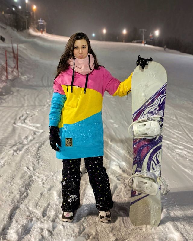 ekaterina_razzakova в LOOKY. #сноуборд,#худи,#склон,#зима,#снег,#понедельник. Первый раз встала на...