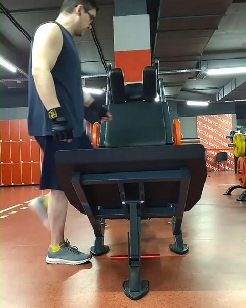 denis_deev10 в LOOKY. #качаяжелезо,#спортзал,#спорт,#тренировка,#москва,#атсфитнес,#штанга,#гантели,#тренажеры,#будьздоров,#хорошеенастроение,#делайкакя,#скоролето,#несдаюсь,#работаемдальше,#бодибилдинг,#позитив,#здоровоетело,#здоровыйдух. Вот кончились выходн...