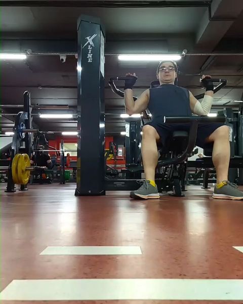 denis_deev10 в LOOKY. #качаяжелезо,#спортзал,#спорт,#тренировка,#москва,#атсфитнес,#штанга,#гантели,#тренажеры,#будьздоров,#хорошеенастроение,#делайкакя,#скоролето,#несдаюсь,#работаемдальше,#бодибилдинг,#позитив,#здоровоетело,#здоровыйдух. Вчера был день отдых...