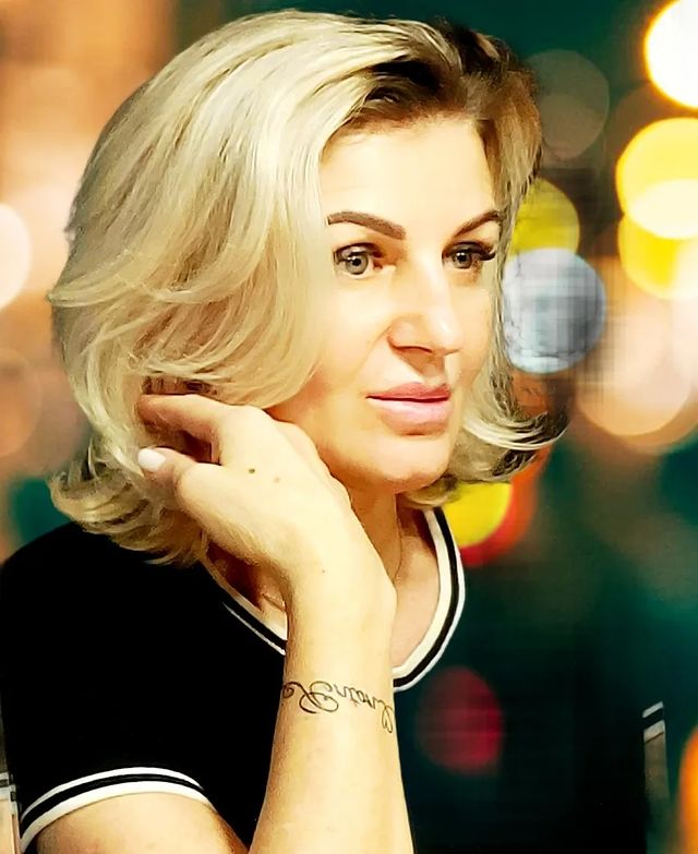 smile7svet в LOOKY. . Должна или всё таки ...